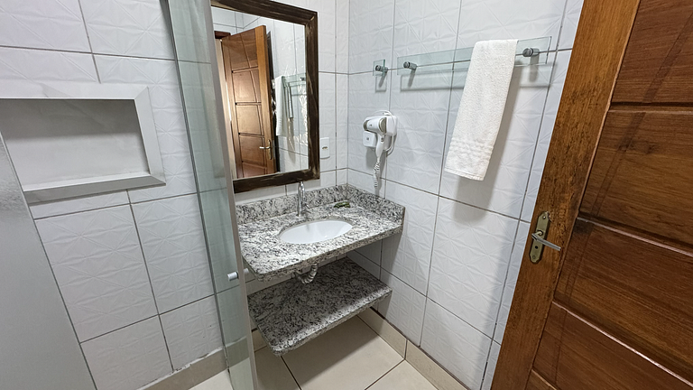 Hotel Lago das Brisas - Canarinho - Apto 03